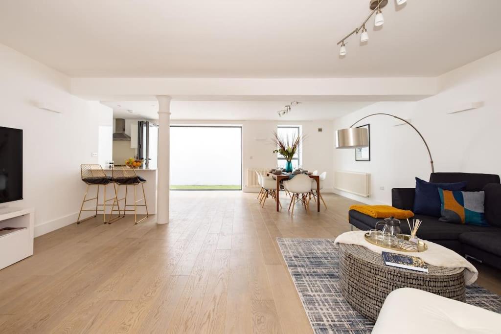 Wild Roses Serviced Apartments - Borough London Ngoại thất bức ảnh